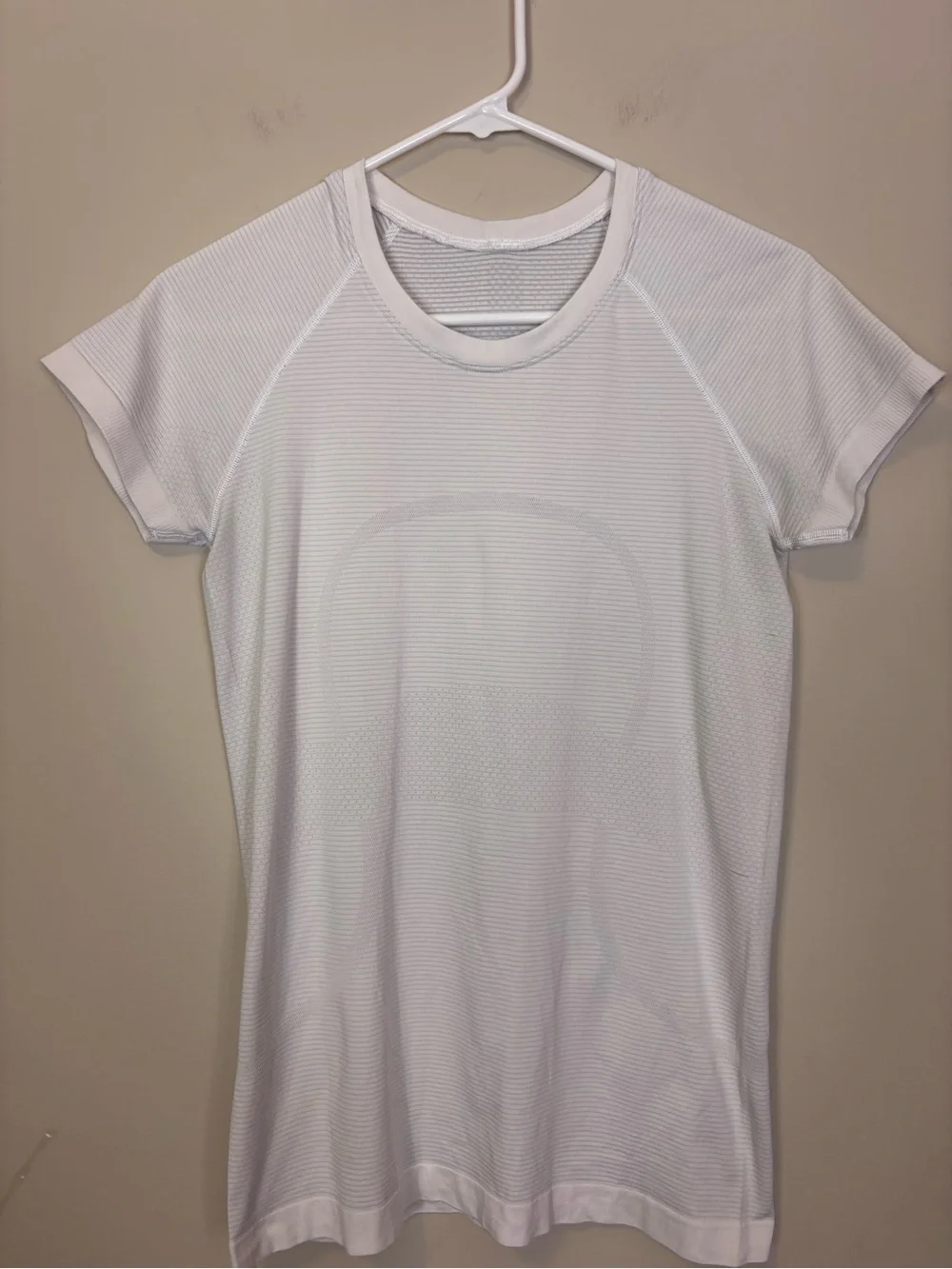 lululemon athletica White Swiftly Tech Short Sleeve Athletic Tshirt Women’s 8